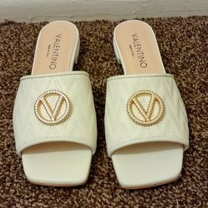 Cream valentino afrodite sandals